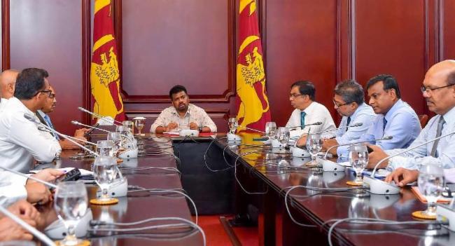 ඉන්ධන පිරිමැසීම පිළිබඳ ජනපතිගෙන් නිලධාරීන්ට උපදෙස්